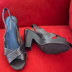 Brown leather 7.5 Aerosols. New no box.